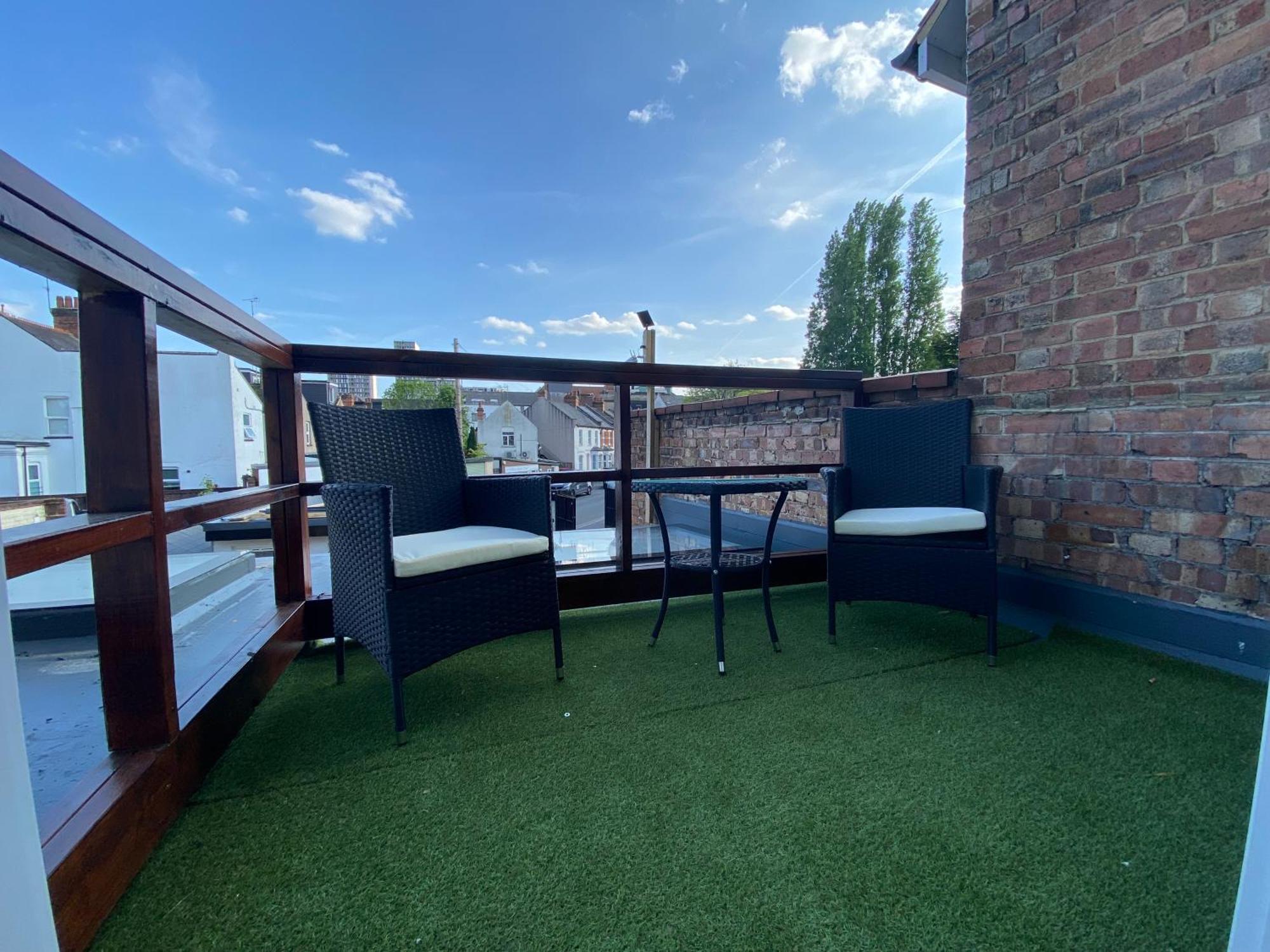 Luxurious London Studios Харроу Экстерьер фото